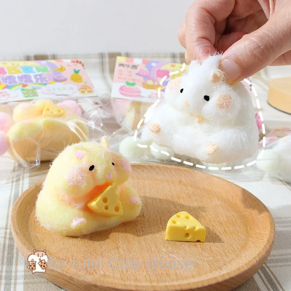 Squishy Hamster Mochi et son Fromage – Kawaii - Blanc – Image 2